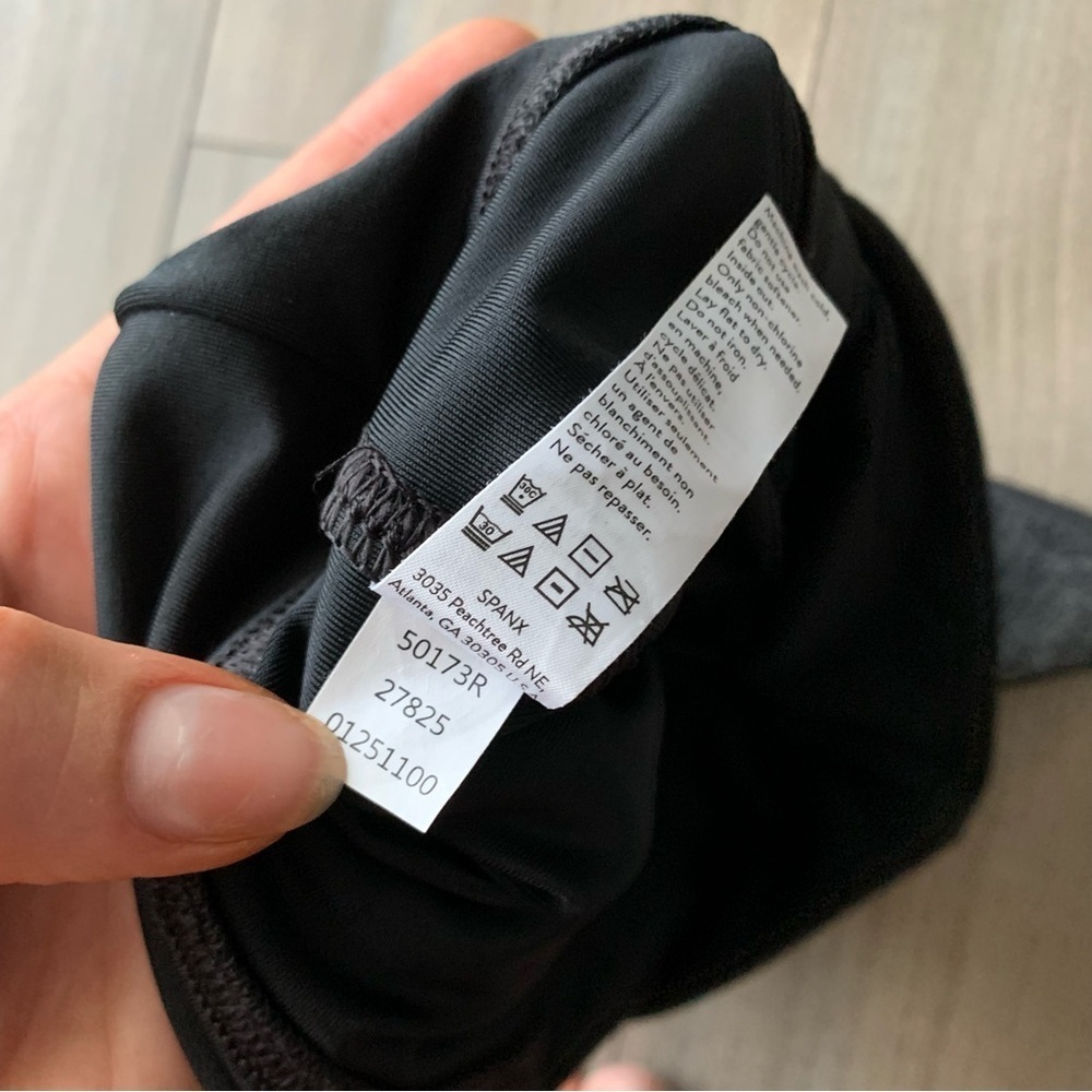 Spanx faux leather high rise biker shorts black size small - Picture 9 of 10